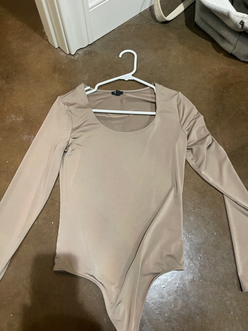 Express Nude/Taupe Scoop Neck Long Sleeve Bodysuit